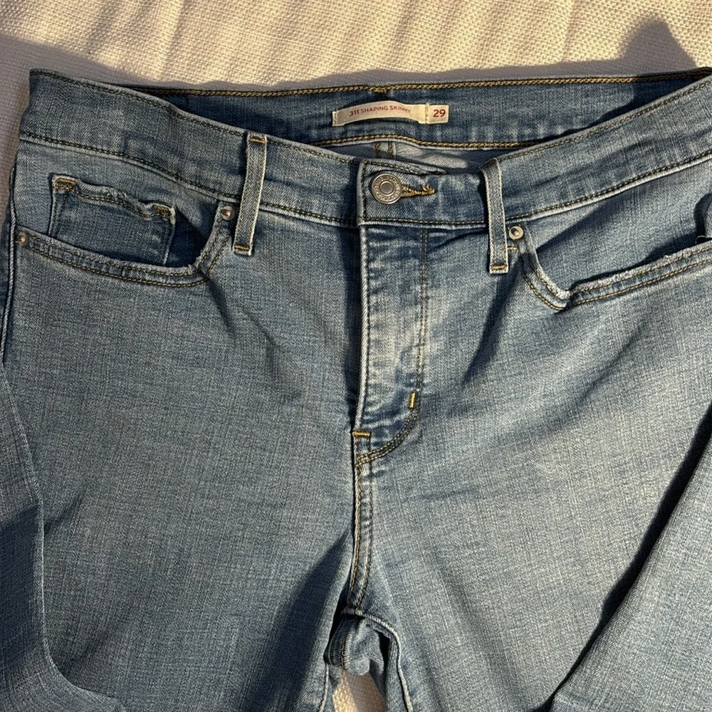 Levi’s Women’s 311 Shaping  Skinny Jeans Size 29